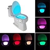 Caxmtu Lampe LED 8 couleurs pour toilettes Détecteur de mouvement sensible à la lumière De l'aube jusqu'au crépuscule Fonctionne avec piles