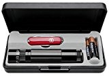 Mag-Lite XL50 XL5013M5 Lampe de poche à LED et couteau suisse Victorinox Classic 5 fonctions en coffret cadeau Rouge